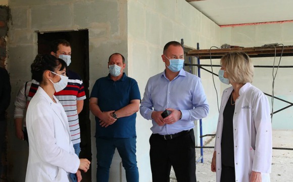 Глава Красногорска проверил ход ремонтных работ в медицинских учреждениях