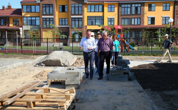 Алексей Спасский посетил стройплощадку детского сада в Ангелово