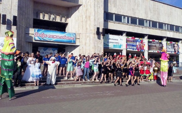 26 июня на площади ДК «Подмосковье» состоялась праздничная программа, посвящённая Дню молодёжи