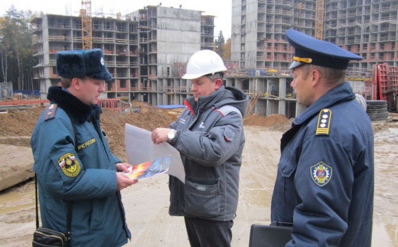 Строители в Красногорском районе оштрафованы за несоблюдение "Закона о тишине" и сжигание мусора