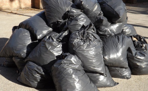 В городском округе Красногорск продолжается работа по заключению договоров на вывоз мусора из частного сектора