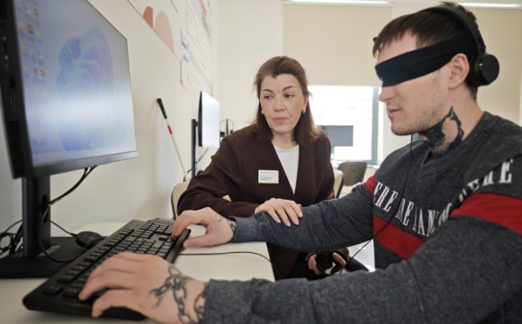 В национальном центре реабилитации им. А.И. Мещерякова стартовал уникальный курс обучения для незрячих бойцов СВО