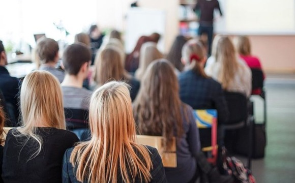 Госдума приняла закон о бесплатном обучении в вузах для вдов участников СВО