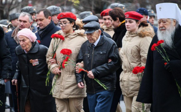 Житель Красногорска принял участие в возложении венков к Могиле Неизвестного солдата