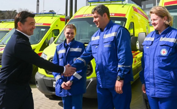 Андрей Воробьев передал ключи от новых машин областной станции скорой помощи