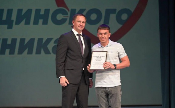Дмитрий Волков поздравил медицинских работников с профессиональным днем
