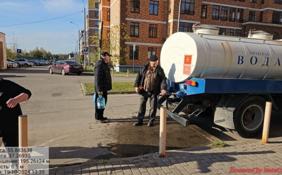 Автоцистерны с питьевой водой установлены по адресу: ул.Парковая, д.14, Луговая, д.1