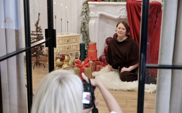 Красногорские предприниматели делового сообщества «Нежный бизнес» провели благотворительный фотодень для мам особенных детей местного отделения Всероссийского общества инвалидов