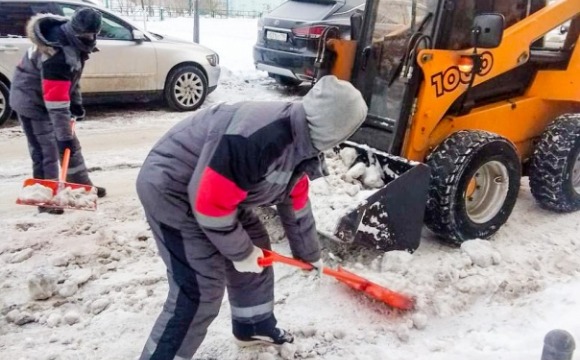 На территории городского округа Красногорск продолжается масштабная уборка снега