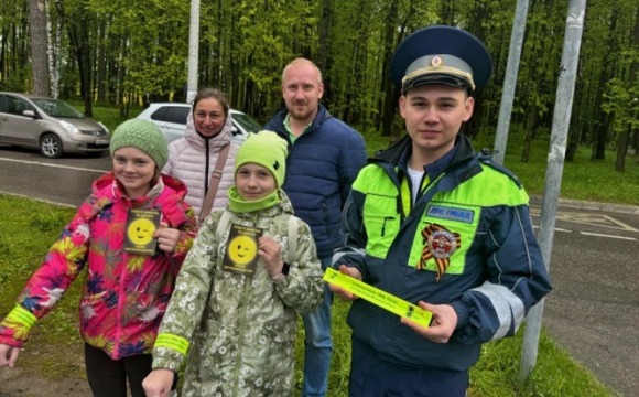 Сотрудники Госавтоинспекции красногорска напомнили посетителям парков о правилах безопасности при использовании средств индивидуальной мобильности