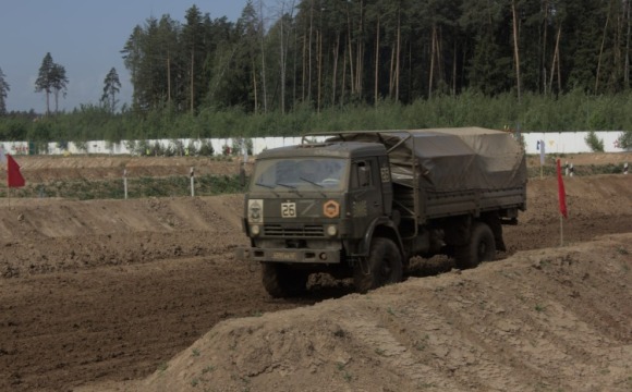 Конкурс «Мастера автобронетанковой техники» и соревновательный кросс прошли на Нахабинском полигоне