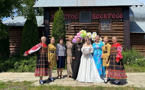 В деревне Козино проходит празднование Дня семьи, любви и верности