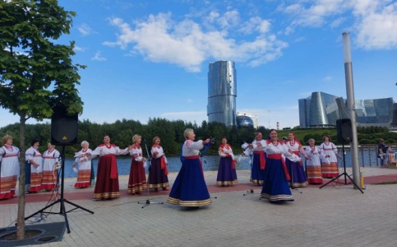 «Летний вечер у реки»: яркое событие на Живописной набережной в Павшинской пойме