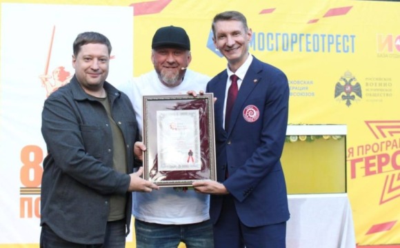 Константин Ивлев приехал в детский лагерь «Искра» и помог установить рекорд
