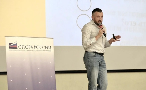 Стратегическая бизнес-игра по искусственному интеллекту собрала в Красногорске  десятки предпринимателей