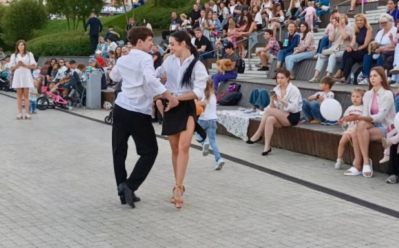  «Летний вечер у реки» порадовал жителей в последние выходные лета