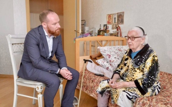 В Красногорске поздравили труженицу тыла Нину Щукину с 95-летием