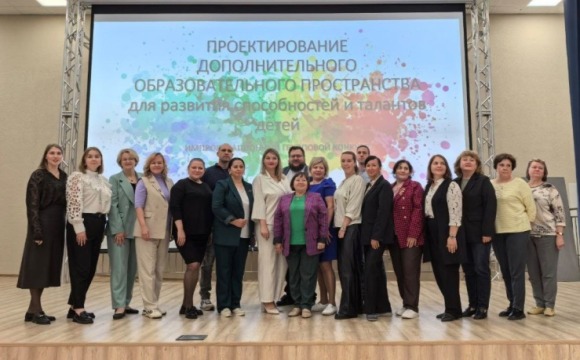 В Красногорской школе №15 прошел семинар-тренинг для педагогов дополнительного образования, участников Всероссийского конкурса профессионального мастерства «Сердце отдаю детям» и методистов