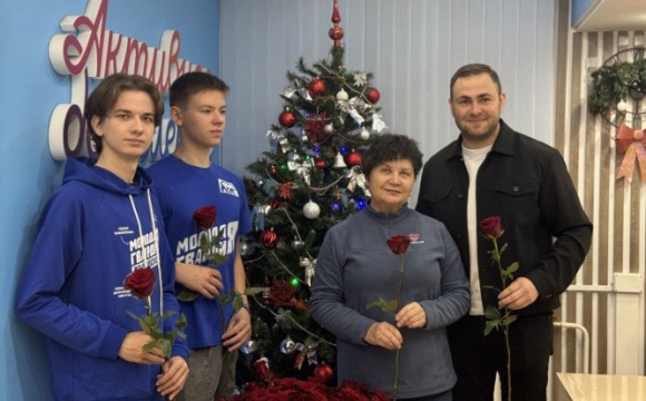 Ко Дню матери «Единая Россия» подготовила сюрприз для участниц клуба «Активное долголетие»