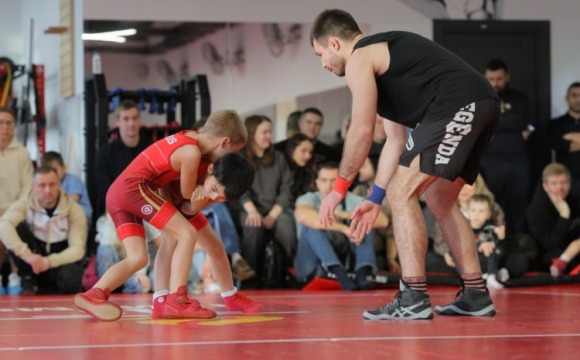 В Красногорске прошла открытая тренировка по греко-римской борьбе, объединившая команды из разных городов Подмосковья