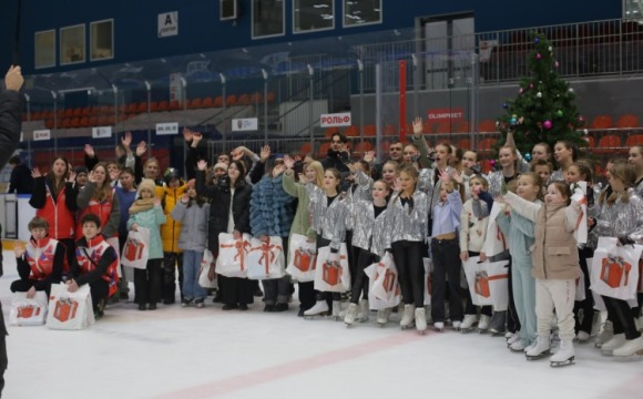 В Красногорске прошла пятая инклюзивная арт-ёлка «Без границ»