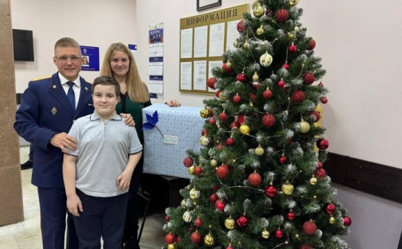 В Красногорске продолжается благотворительная акция «Ёлка желаний»