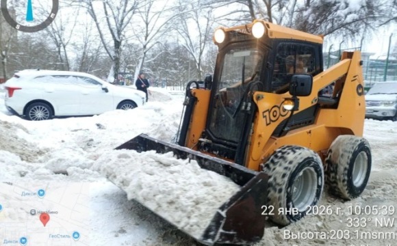 Коммунальные и дорожные службы Красногорска продолжают работу в режиме повышенной готовности
