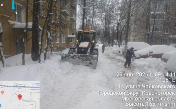 Снегопад не прекращается, как и работа дорожных и коммунальных служб