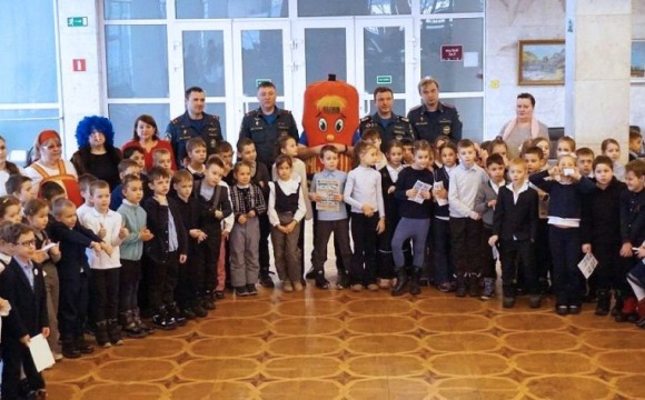 В Красногорске сотрудники МЧС России провели мероприятие по пожарной безопасности для школьников