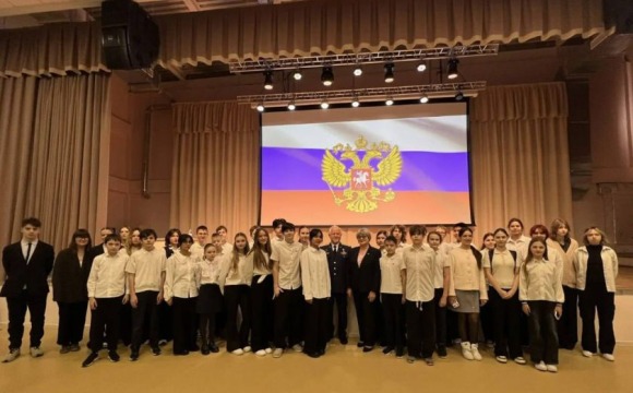 Герой России рассказал школьникам в Красногорске о профессии военного летчика