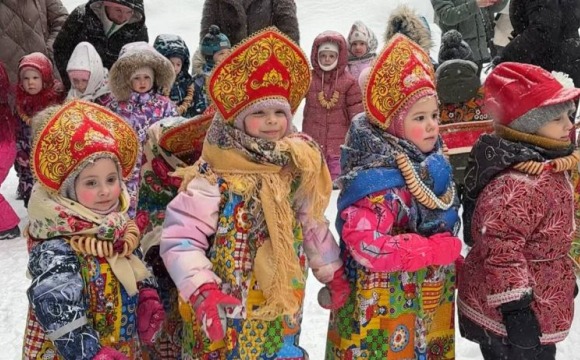 В Красногорске на этой неделе во всех школах и детских садах проходят Масленичные гуляния