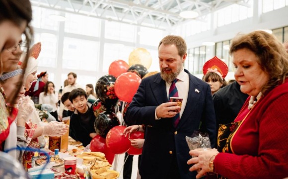 Сергей Колунов посетил масленичную ярмарку в красногорском образовательном центре «Вершина»