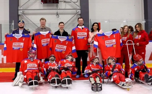 В Красногорске появился новый клуб по адаптивному хоккею — «Красная Машина Следж»