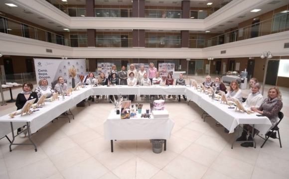 Участницы женского клуба «Сила, вера, опора» приобщились к искусству живописи