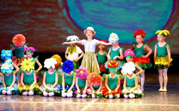 Во Дворце культуры «Подмосковье» состоялся традиционный праздничный концерт «Подарок маме», приуроченный к Международному женскому дню