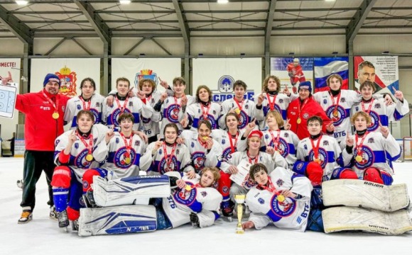 Дмитрий Волков поздравил юных хоккеистов академии имени Петрова с победой в чемпионате Московской области