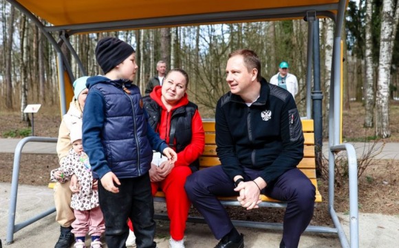 Дмитрий Волков проверил подготовку детского городка «Сказочный» к летнему сезону