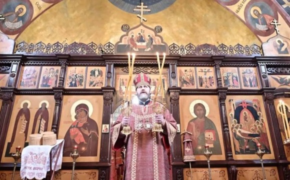 Дмитрий Волков разделил пасхальную молитву с прихожанами в Успенском храме