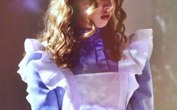 Магия творчества: в нахабинском лицее поставили «Алису в стране чудес»