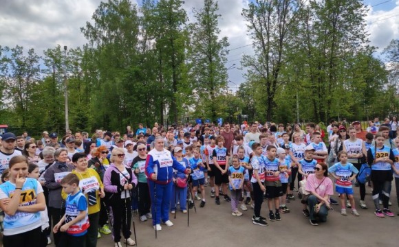 Ежегодный забег «Верста Победы» в Красногорске объединил около 300 участников всех возрастов