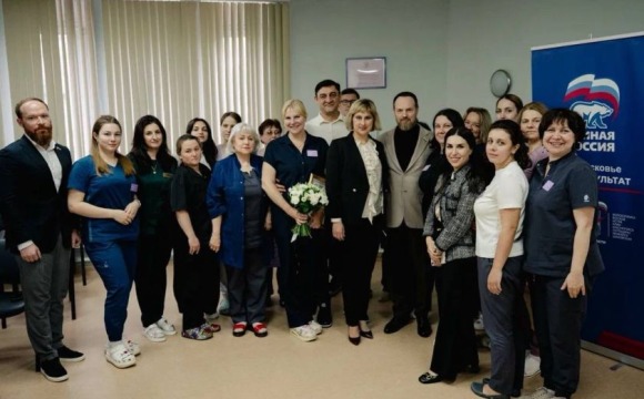 Сергей Колунов поздравил коллектив лучшей женской консультации Подмосковья в Красногорске и предложил ввести бесплатный проезд для беременных