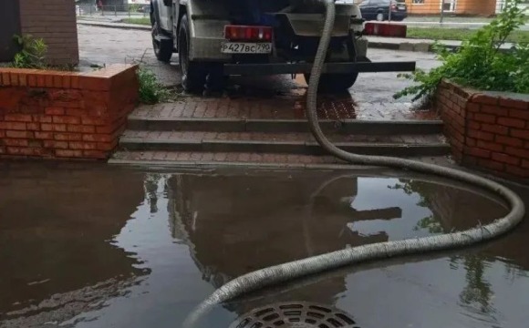 В Красногорске продолжаются работы по устранению подтоплений, возникших после обильных осадков