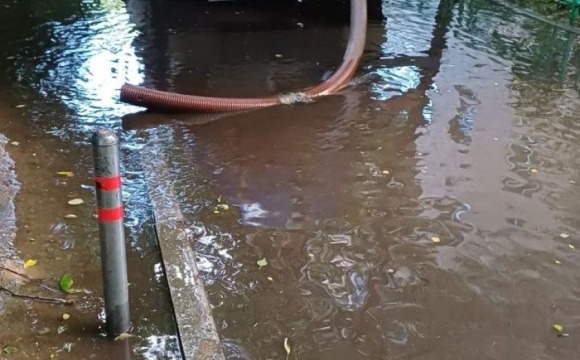 В городском округе Красногорск дорожные и коммунальные службы округа продолжают устранять подтопления