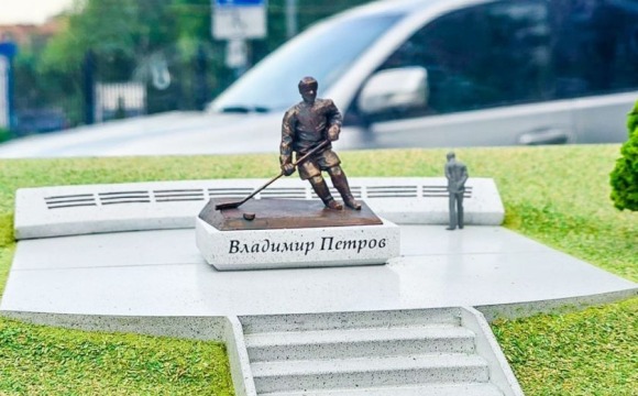 Дмитрий Волков обсудил установку памятника Владимиру Петрову и благоустройство прилегающей территории