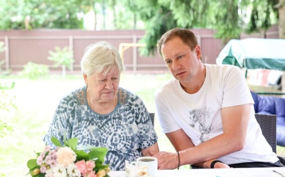 Глава городского округа Красногорск Дмитрий Волков навестил семью героя СВО Захара Викторовича