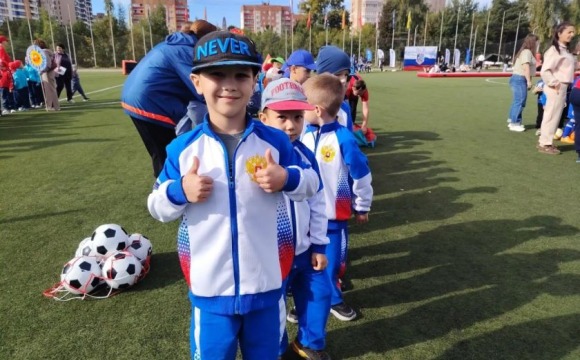 Более 350 детсадовцев приняли участие в футбольных эстафетах в Красногорске