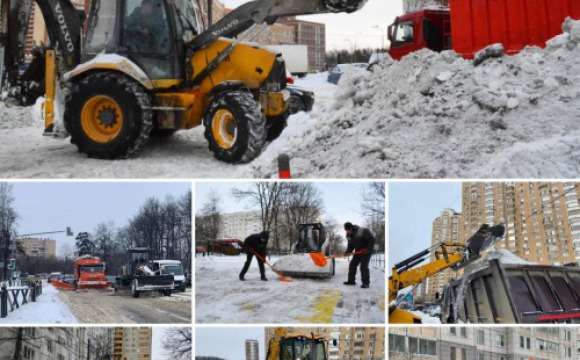Дорожные и коммунальные службы округа в круглосуточном режиме расчищают территории от снега