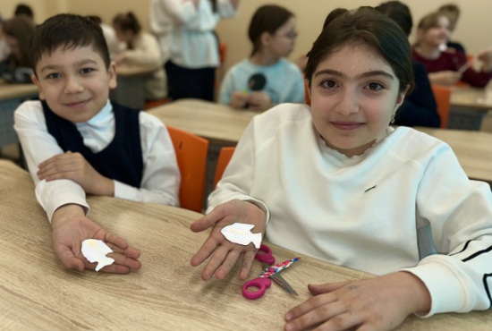 Красногорские сотрудники Госавтоинспекции провели для школьников мастер-класс по изготовлению световозвращающих элементов