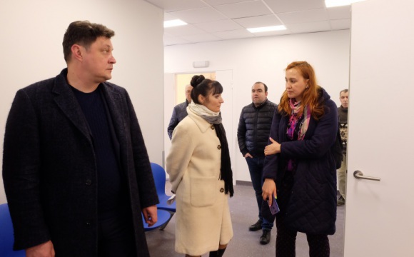Активистки Путилково осмотрели ход ремонта в новой поликлинике