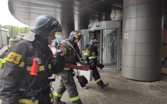 Пожарные «Мособлпожспас» в единый день эвакуации провели учения в доме правительства Московской области